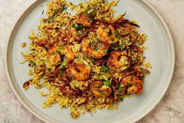طرز تهیه و پخت میگو پلو به همراه مواد لازم طرز تهیه و پخت میگو پلو به همراه مواد لازم