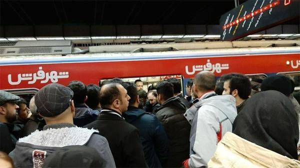 دلیل اختلال در تردد صبح امروز قطار های خط 4 مترو علت اختلال در تردد صبح امروز قطار های خط 4 مترو