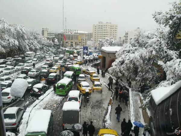 آماده باش کامل تهران برای بارش های امروز ، 10 هزار نیروی خدمات آماده باش کامل تهران برای بارش های امروز ، 10 هزار نیروی خدمات شهری مسیرهای مرکز را باز نگه می دارند